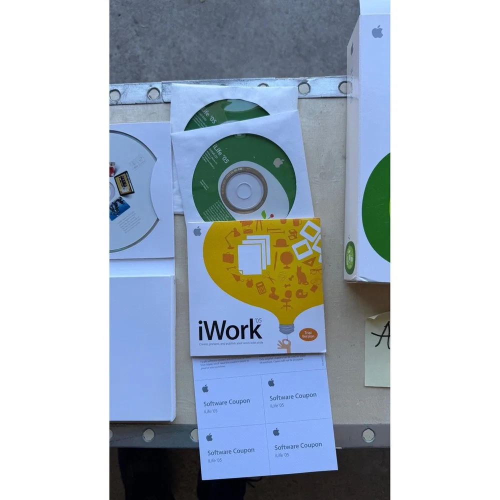 Apple iLife 05 and iLife 08 Software Bundle Mac OS‎ X iWork 05 Trial Vintage